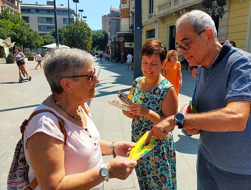 Jaume Graells i Sílvia Casola, explicant la campanya contra les onades de calor i l'adaptació al canvi climàtic a l'Hospitalet