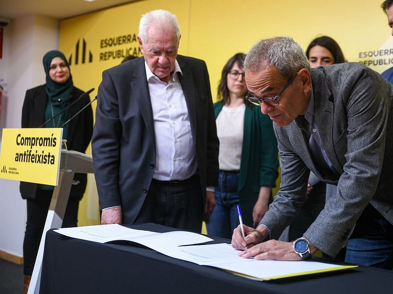 Jaume Graells signa el compromís antifeixista