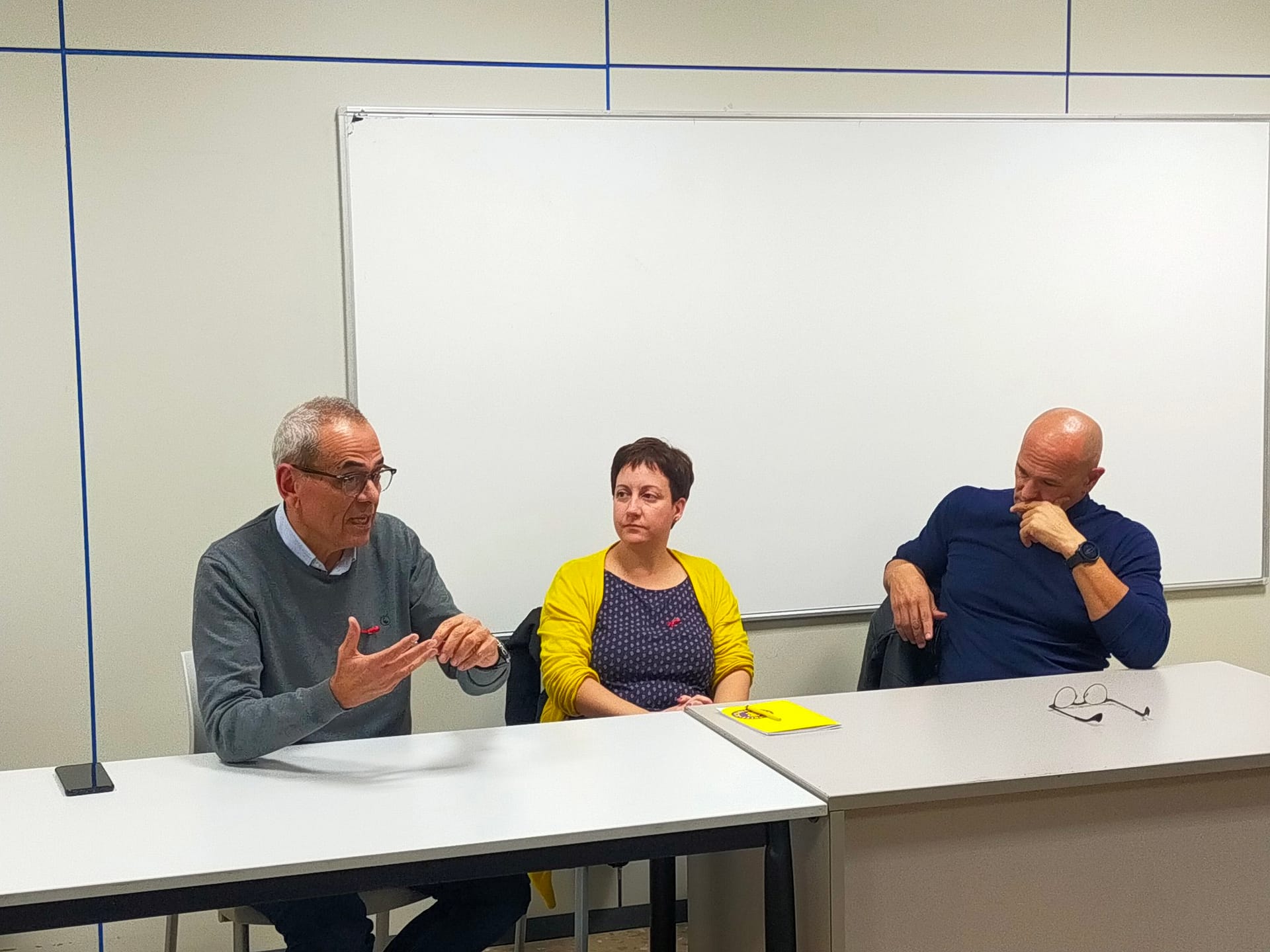 Jaume Graells, en un acte amb Sílvia Casola i Raül Romeva